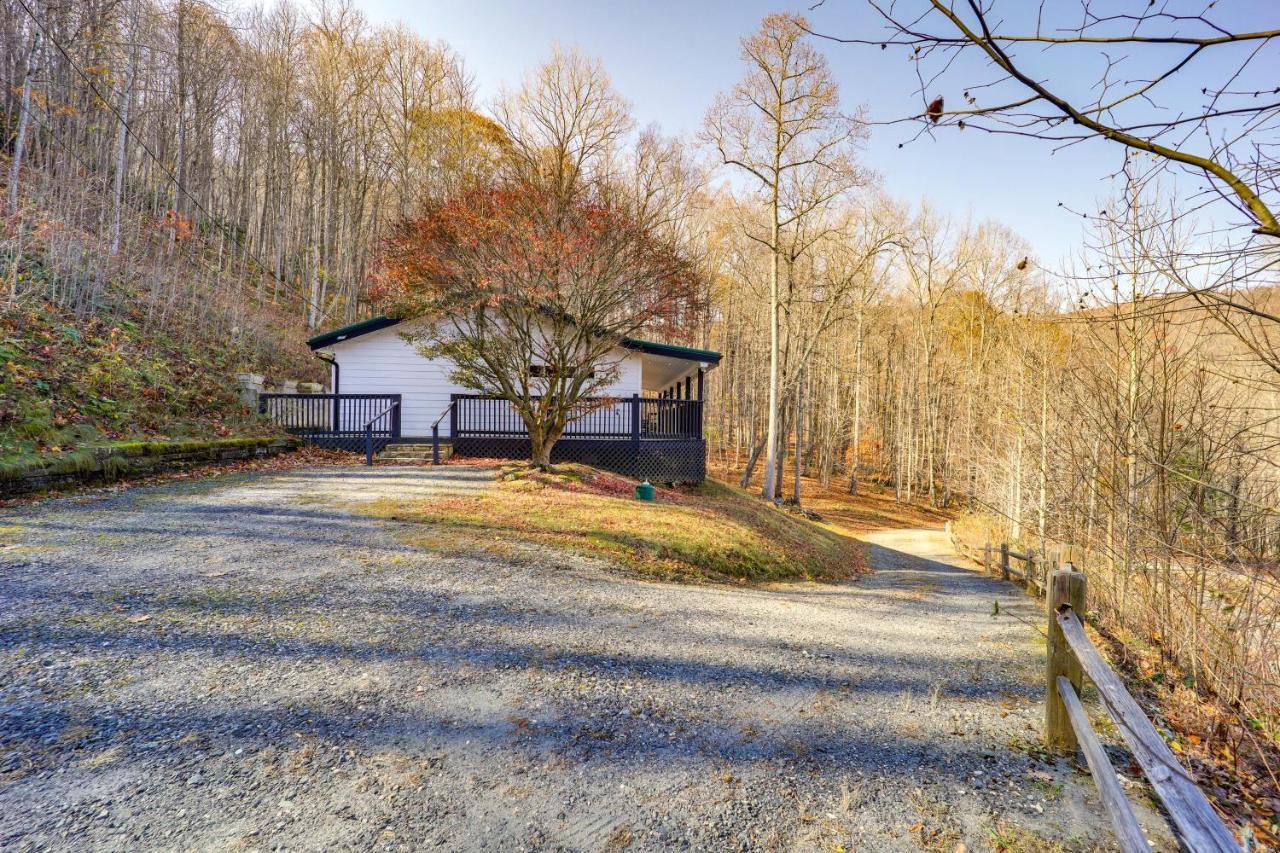 Pet-Friendly Spruce Pine Cabin With Private Fire Pit Екстер'єр фото
